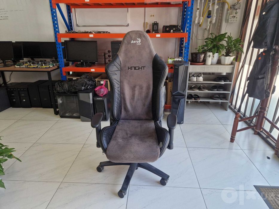 Игровое кресло AeroCool Knight