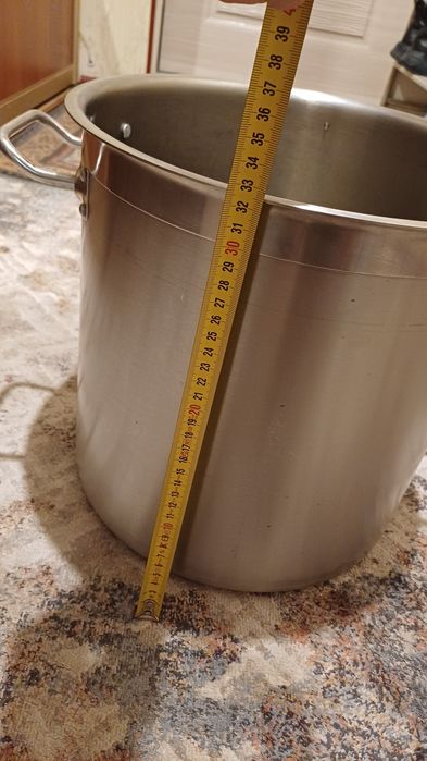 Продается большая кастрюля