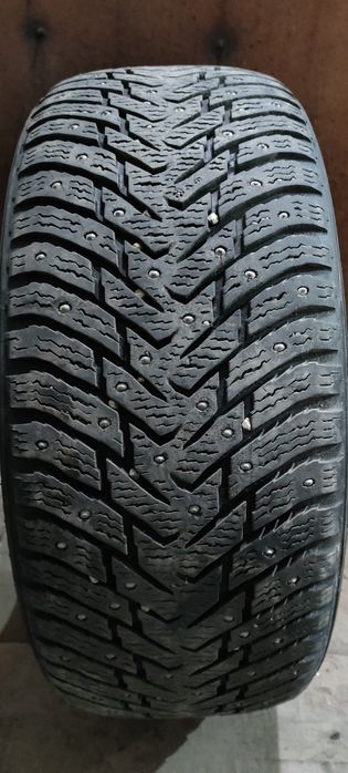 Продам зимние шипованные шины