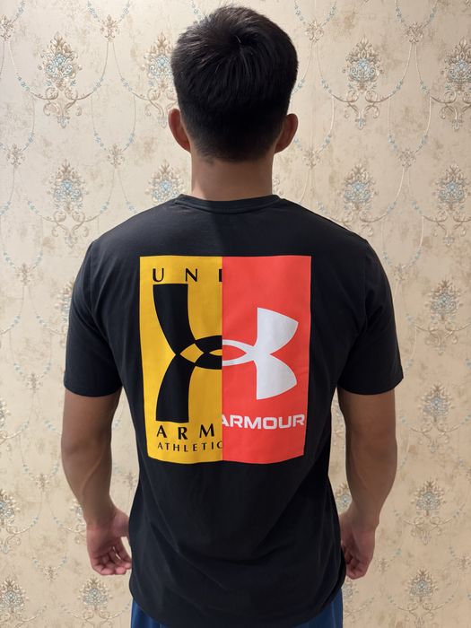Футболка от бренда Under armour