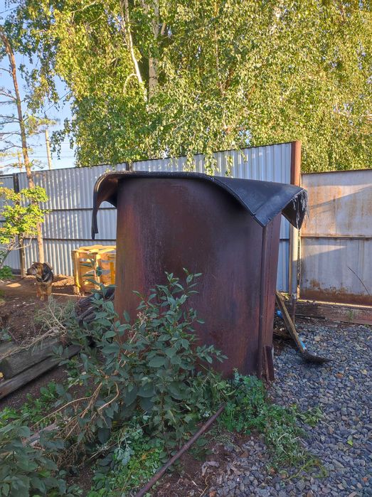 Металлический бак