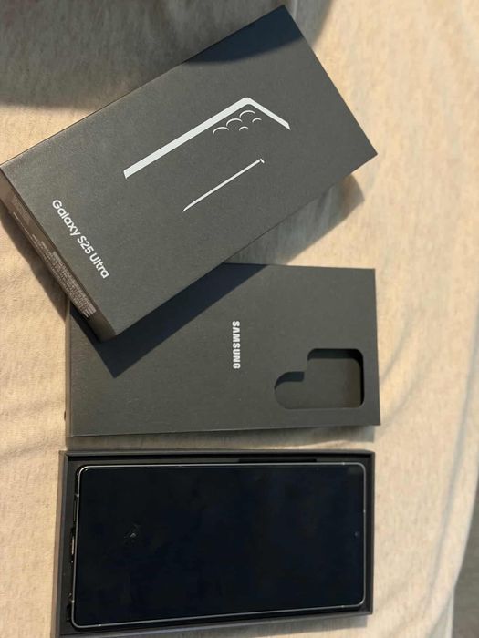 Samsung S25 ultra 512 GB
In