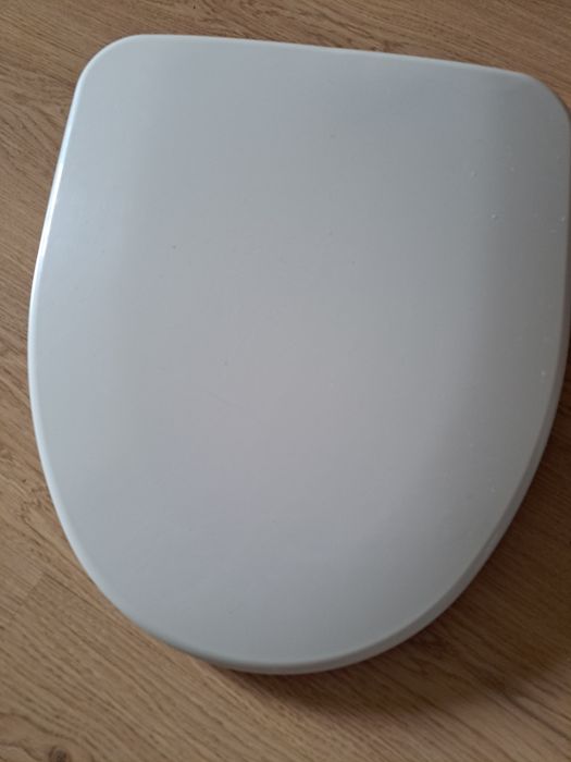 Продам крышку от унитаза