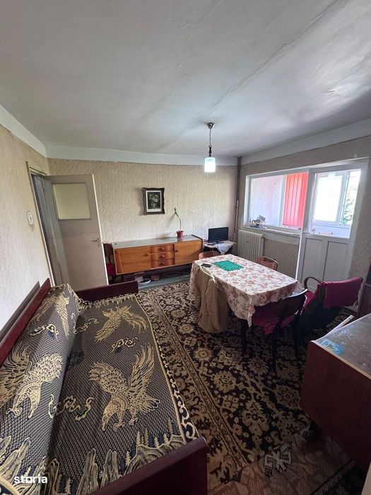 Apartament 3 camere de vânzare – Zona Pieței Centrale