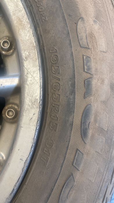 Продам шины с дисками 195/65 R15