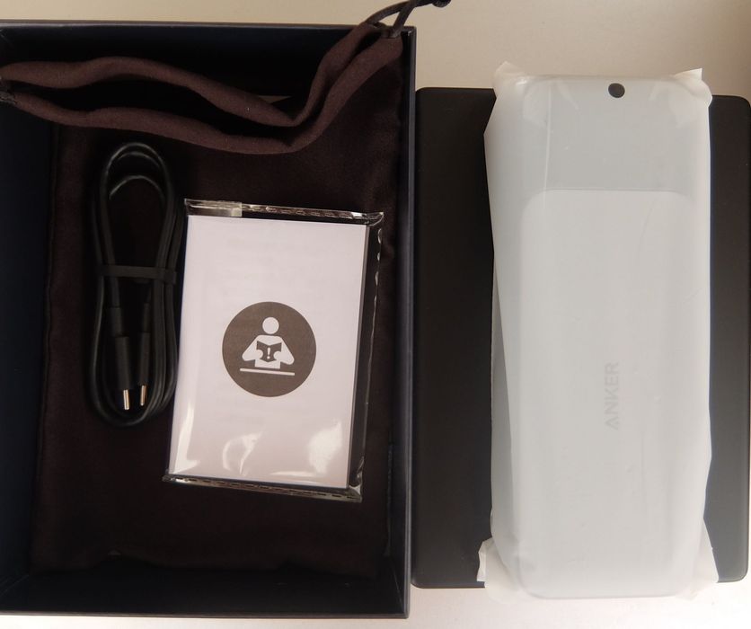Продавам външна батерия Anker 737 24000 mAh 140W usb-c