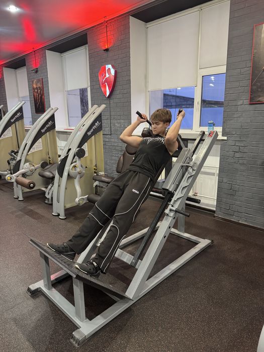 Продам тренажер Гак присед