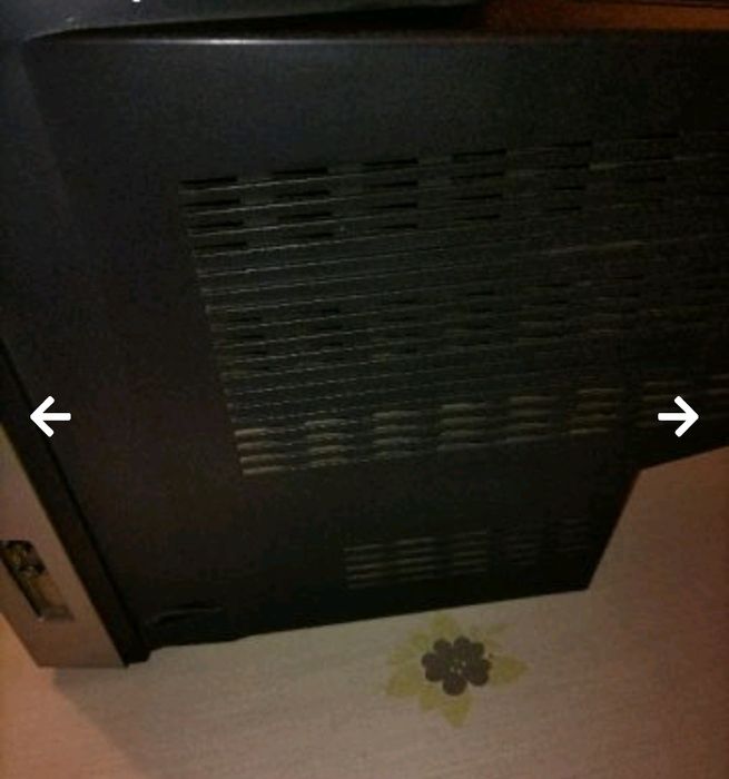 Малък портативен телевизор.