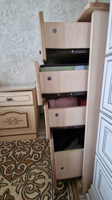 Продам комод с зеркалом Белорусь