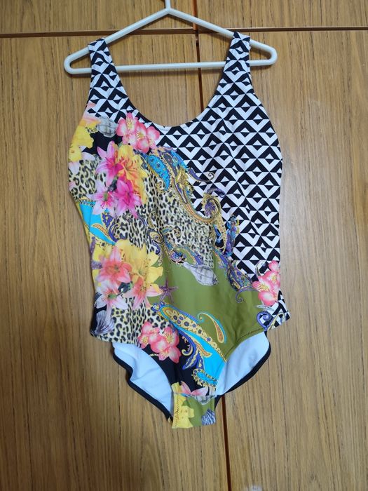 Дамски бански от бързо съхнеща материя,номер 48,50