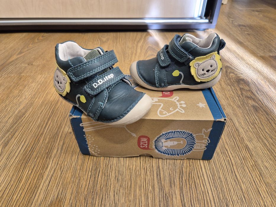 Pantofi sport D.D. Step - marime 20