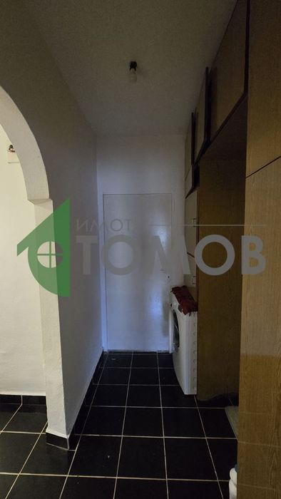 Тристаен апартамент в кв. Железник