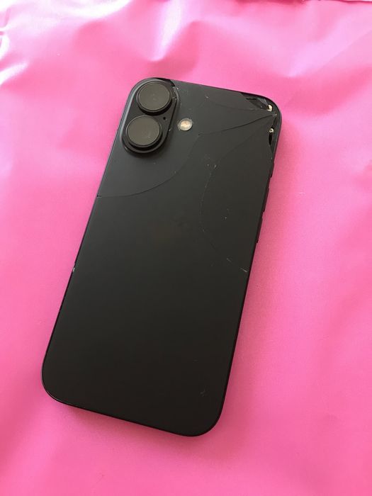 IPhone 16 за части