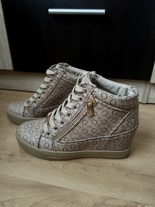Дамски обувки Guess
