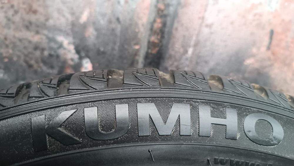 195/50/16 Kumho .