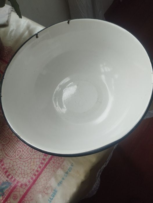 Продаются сковородки, эмалированная чашка