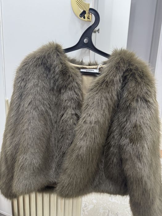 Новые Эко шубки цена 8000 и  манишки