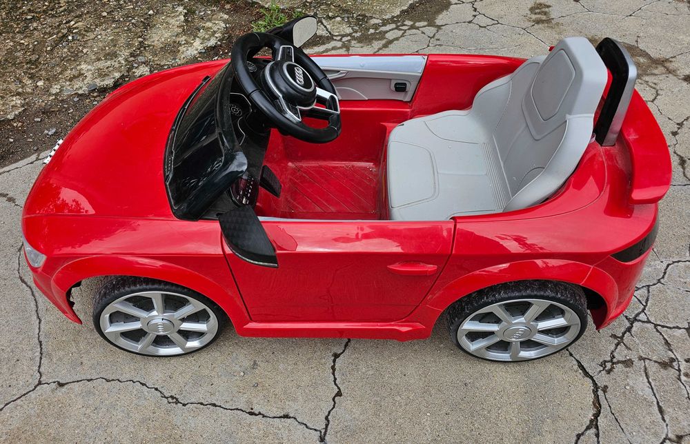 Акумулаторна кола с родителски контрол 6V AUDI TT ЧЕРВЕН