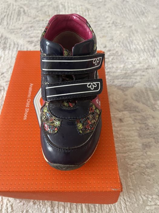 Продам детскую обувь