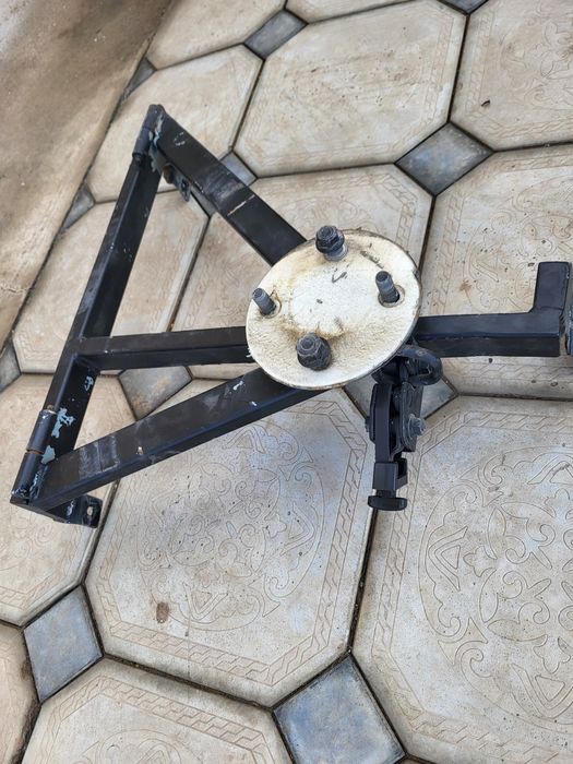 Кронштейн на ларгус