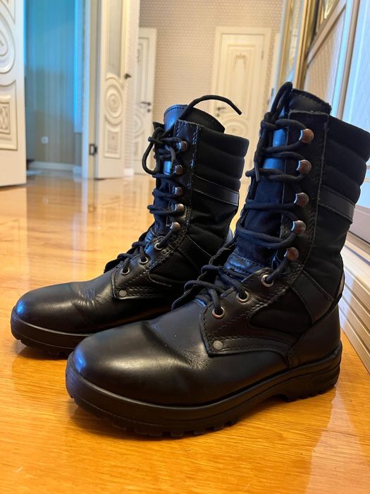 Продам качественные чисто кожаные берцы!