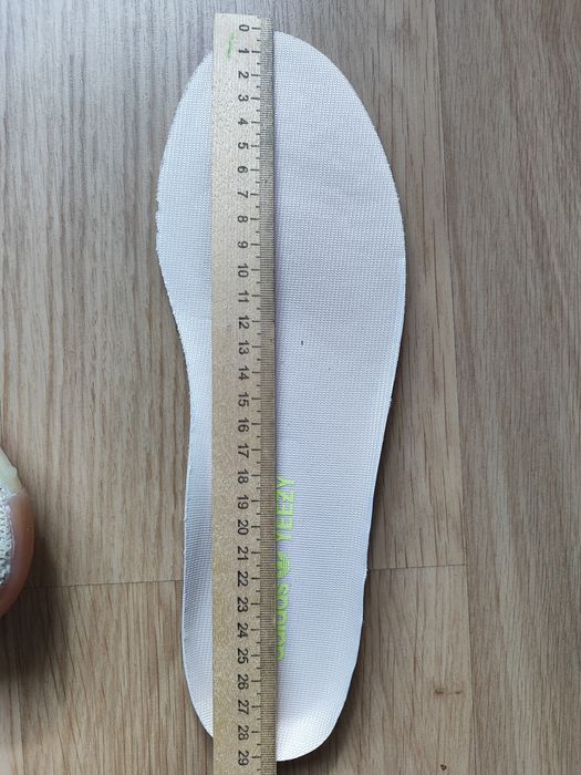 Yeezy boost 350 v2 размер 42-43