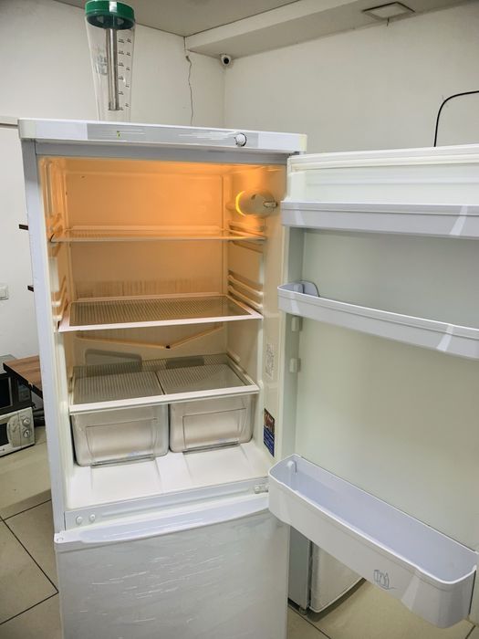 Продам холодильник INDESIT