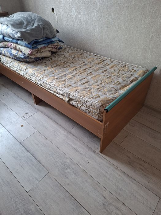 Продам кравать матрасы