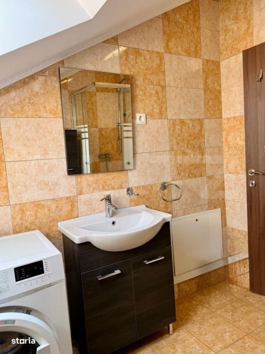 Apartament 3 camere, 83 mp, zona Blumana