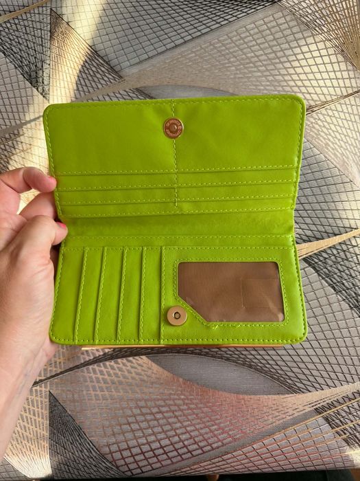 Дамско портмоне Гуес Guess