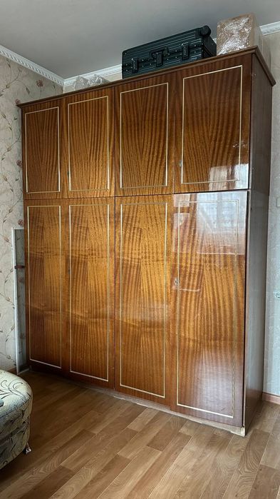 Продам шкаф советский