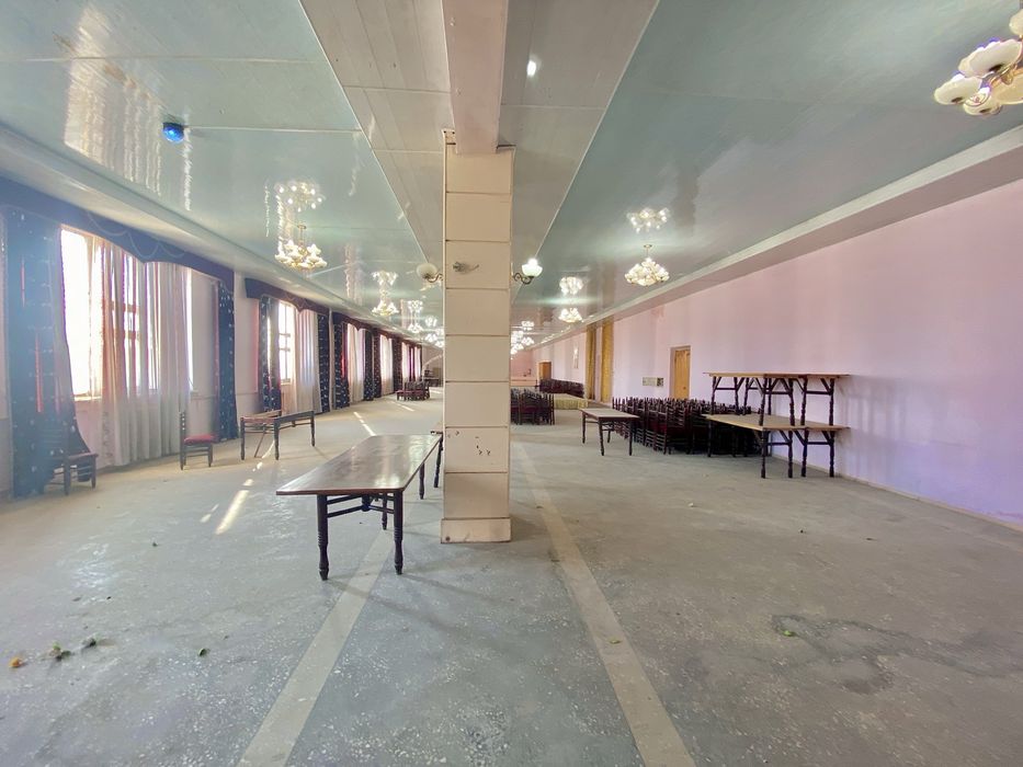 Ёшлик универмагининг 2-кавати ижарага берилади