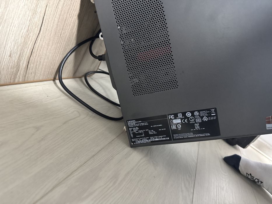 PC Gaming Lenovo Ryzen 5 1400 / RX 560 4GB / 16GB RAM / SSD + HDD