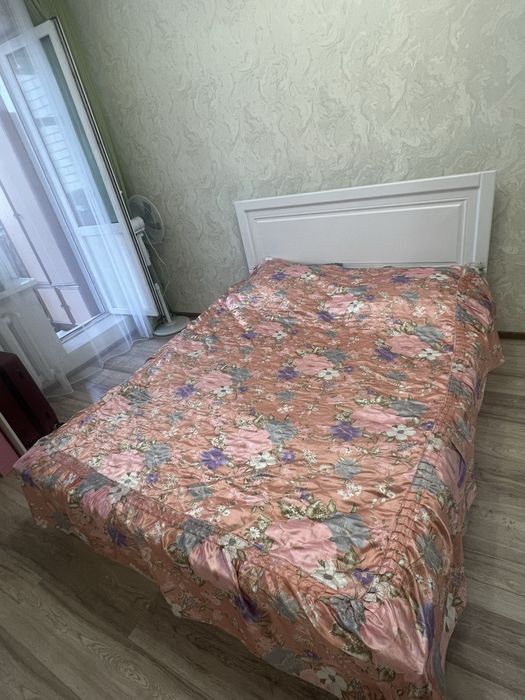 Продам двухспальную кровать