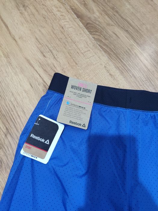 Pantaloni scurți Reebok  mărimea fete 12-14 ani sau XS