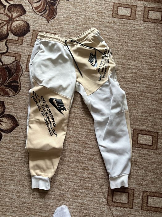 Екипи, долнища nike, corteiz essentials