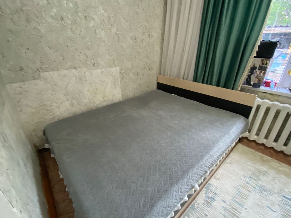 Продается спальный гарнитур