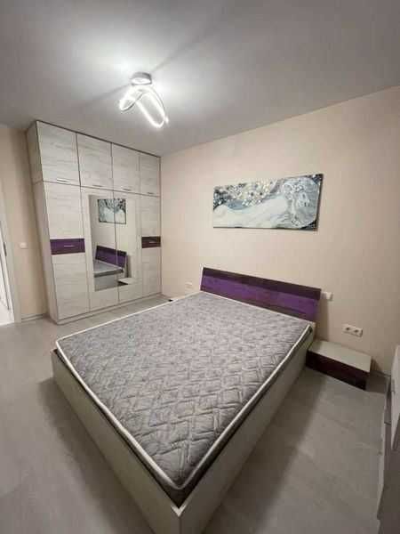 Двустаен апартамент в кв. Лагера