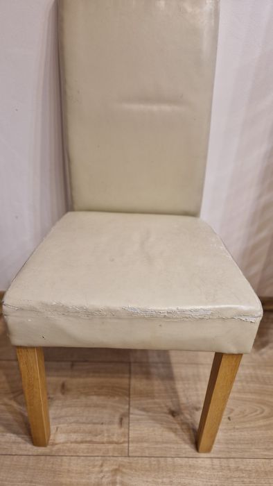 Продавам три стола