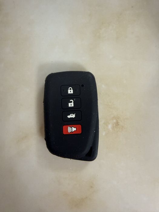 Продаю чехол от томогавки или ключа