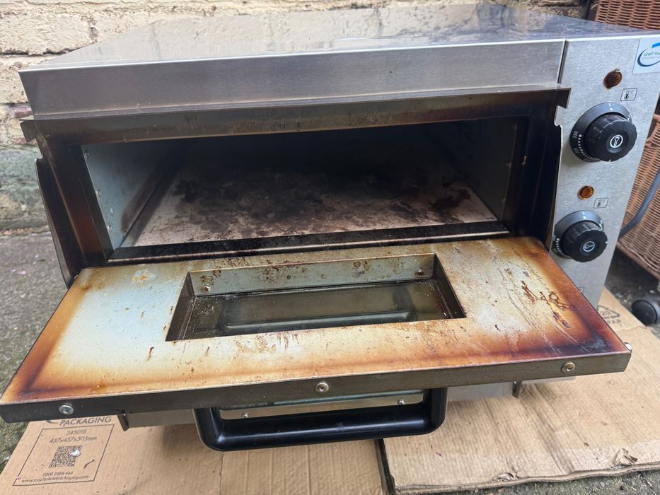Професионална пица фурна 3000W – отлично състояние