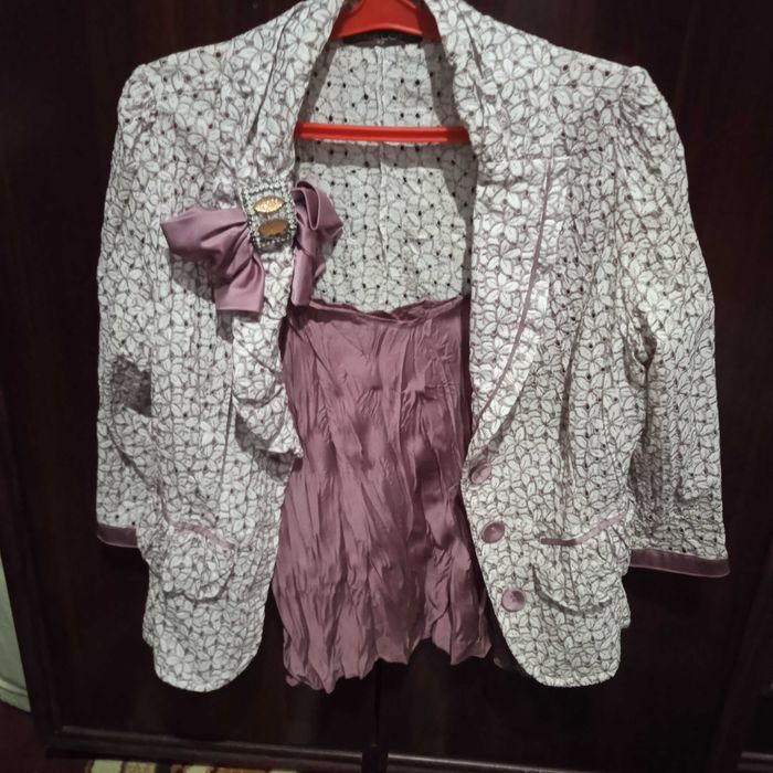 Kiyilgan kiyimlar sotiladi holati yaxshi