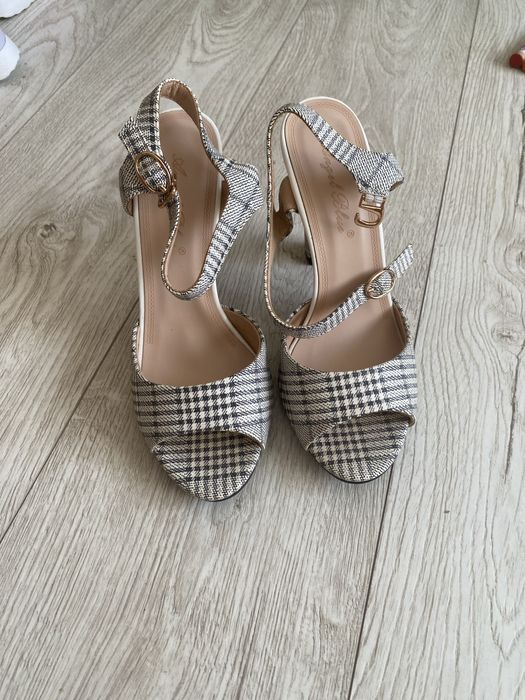 Sandale cu toc femei