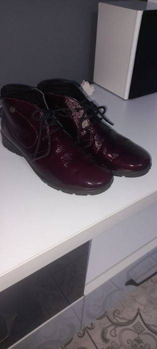 Ghete damă. IMAC din piele naturală lăcuită, burgundy