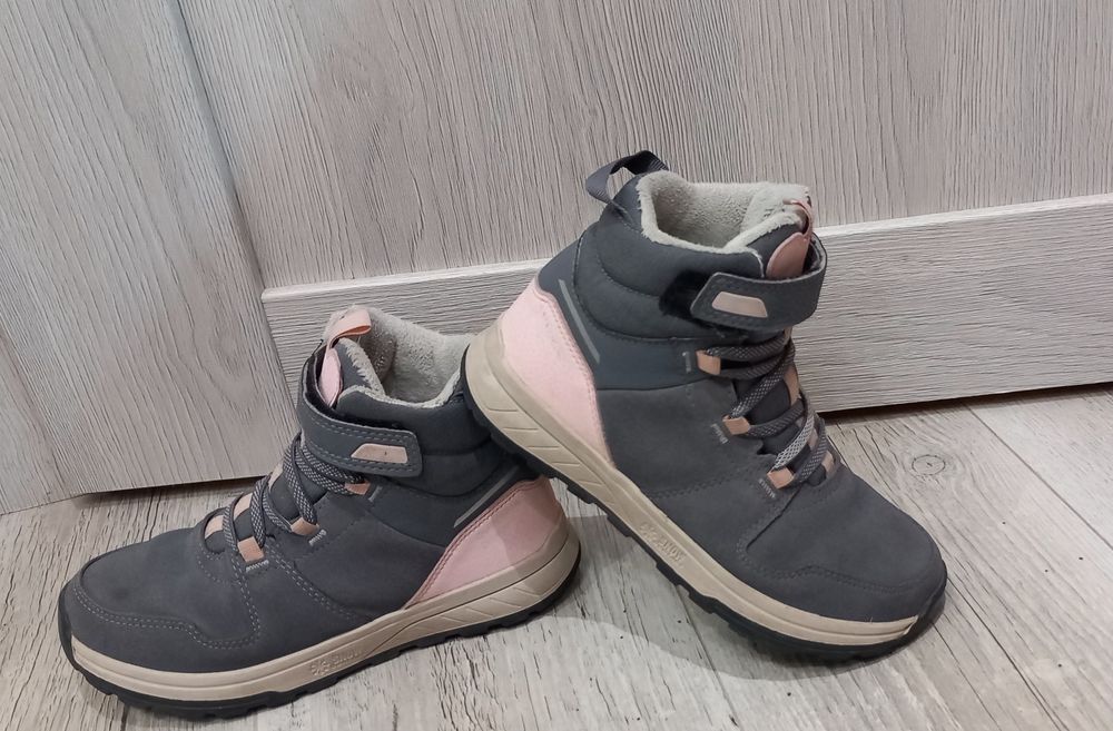 Зимни боти, Декатлон,за момиче/ ОТЛИЧНИ