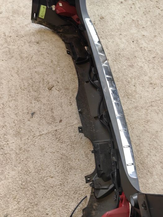 Задна броня Peugeot 5008 GT /Пежо 5008 ГТ 2023г с дупки за парктроници