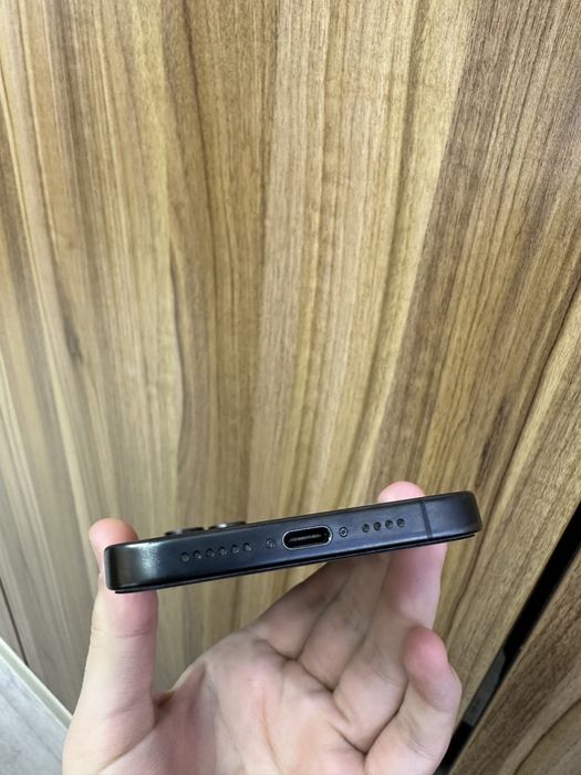 Iphone 15 pro max black 256 gb 85% e-sim