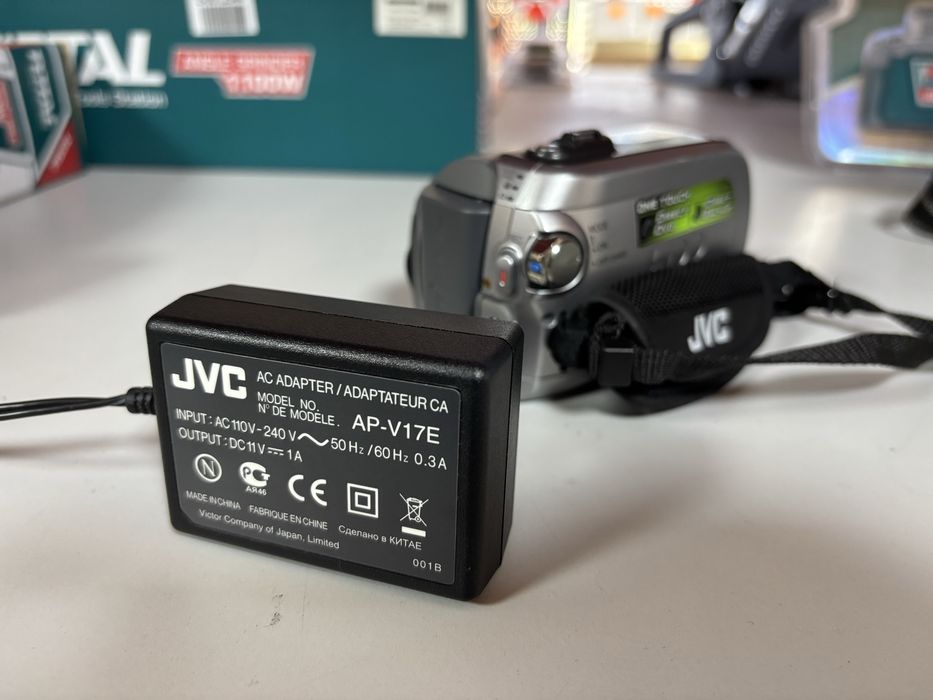 Видеокамера JVC Everio GZ-MG142E
