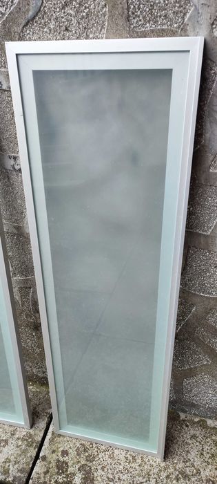 2 Usi mobila cu geam sablat