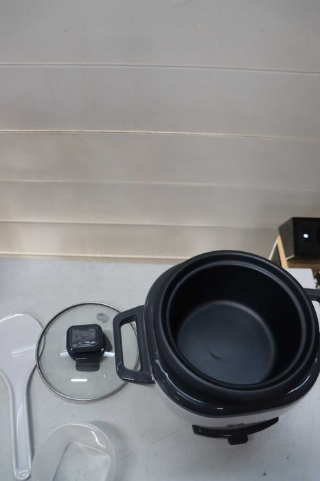 Мини оризоварка Russell Hobbs 27020-56 с обем 0,4 литра, поддържа топло, подвижна незалепваща купа | Градинска тенджера с незалепващо покритие